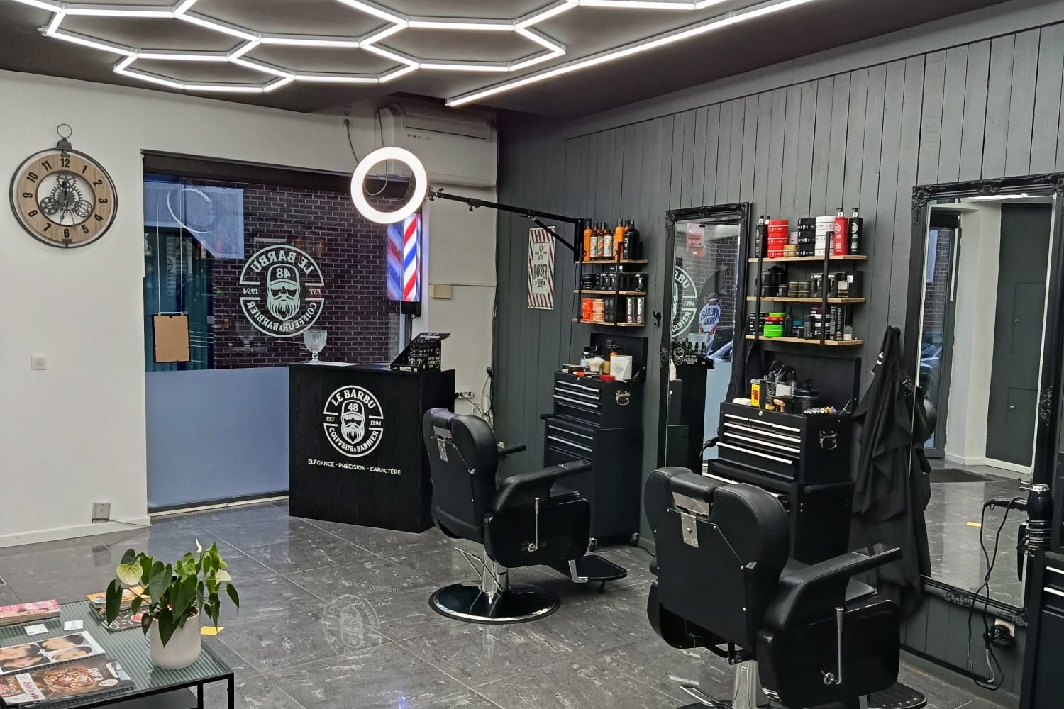 Le salon Le Barbu à Wavre